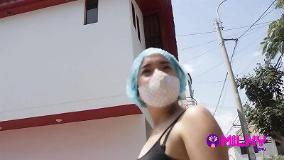 Donna la venezolana encargada del delivery, acosada y maltratada por su jefe de restaurante acepta mi propuesta de trabajo... su jefe la amenaza e insulta!