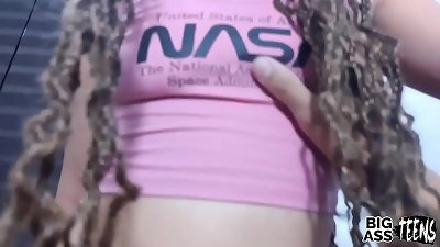 bang my stepmother's huge butt whenever my stepdad is there I penetrate her in the arse Xvideos meaty ass teens
